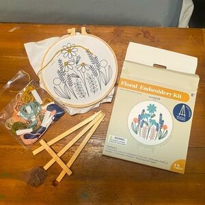 Floral small embroidery kit